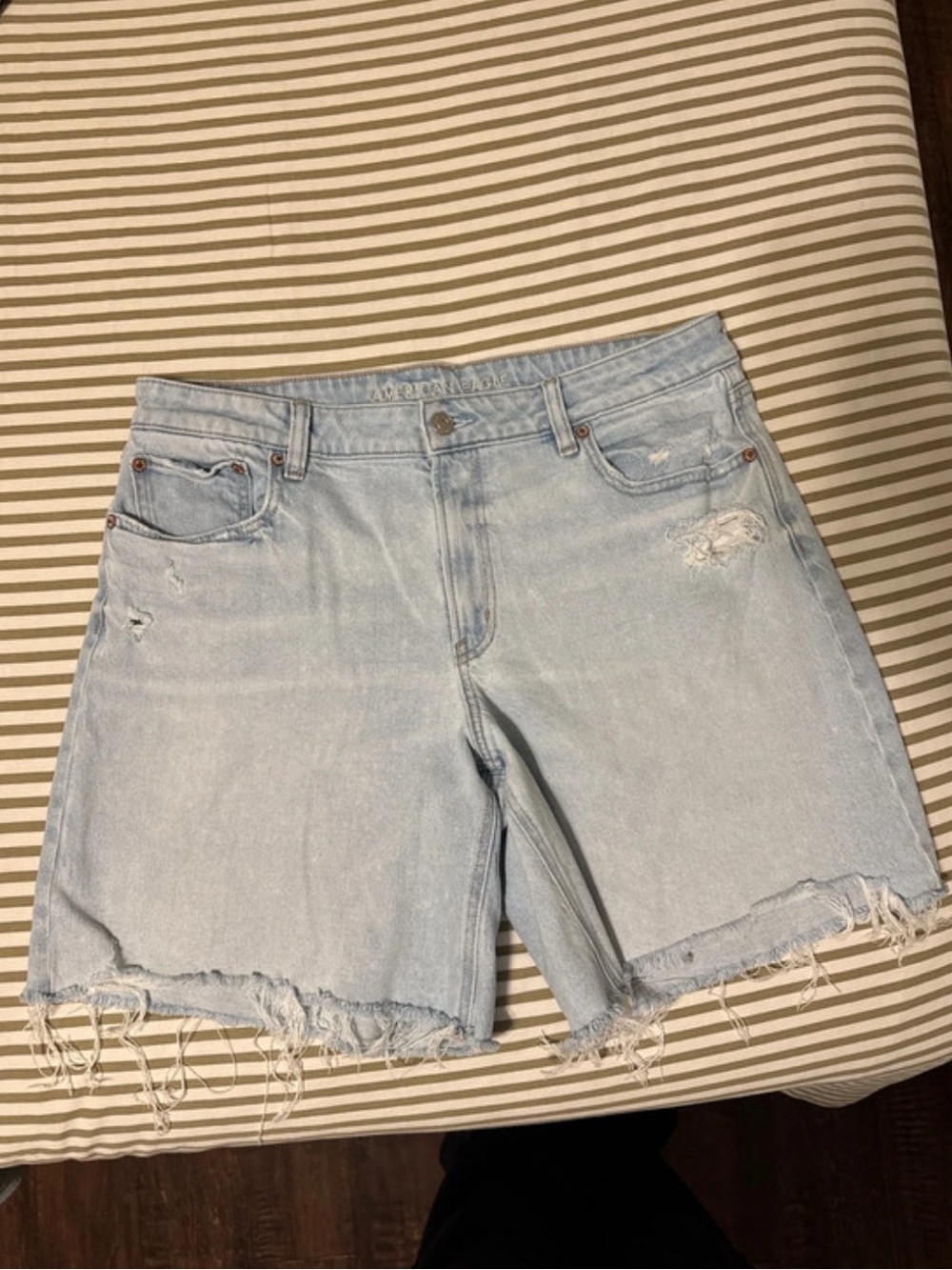 American Eagle 6inch denim shorts